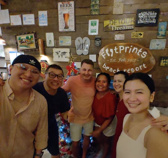 A christmas visit at my friends beach resort called Footprints beach resort located in agpudlos san andres romblon is one of the most beautiful resort in romblon - Ryoshi Pro Outfitters