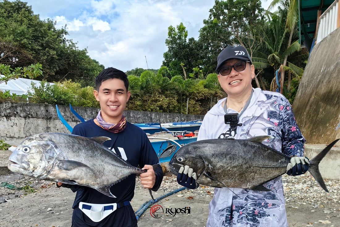 Twin Giant Trevally both on poppers, one using Piratez Gunz Force Shooter the other Zenaq Inqlude IS88-M9 Magnum bullet! - Ryoshi Pro Outfitters